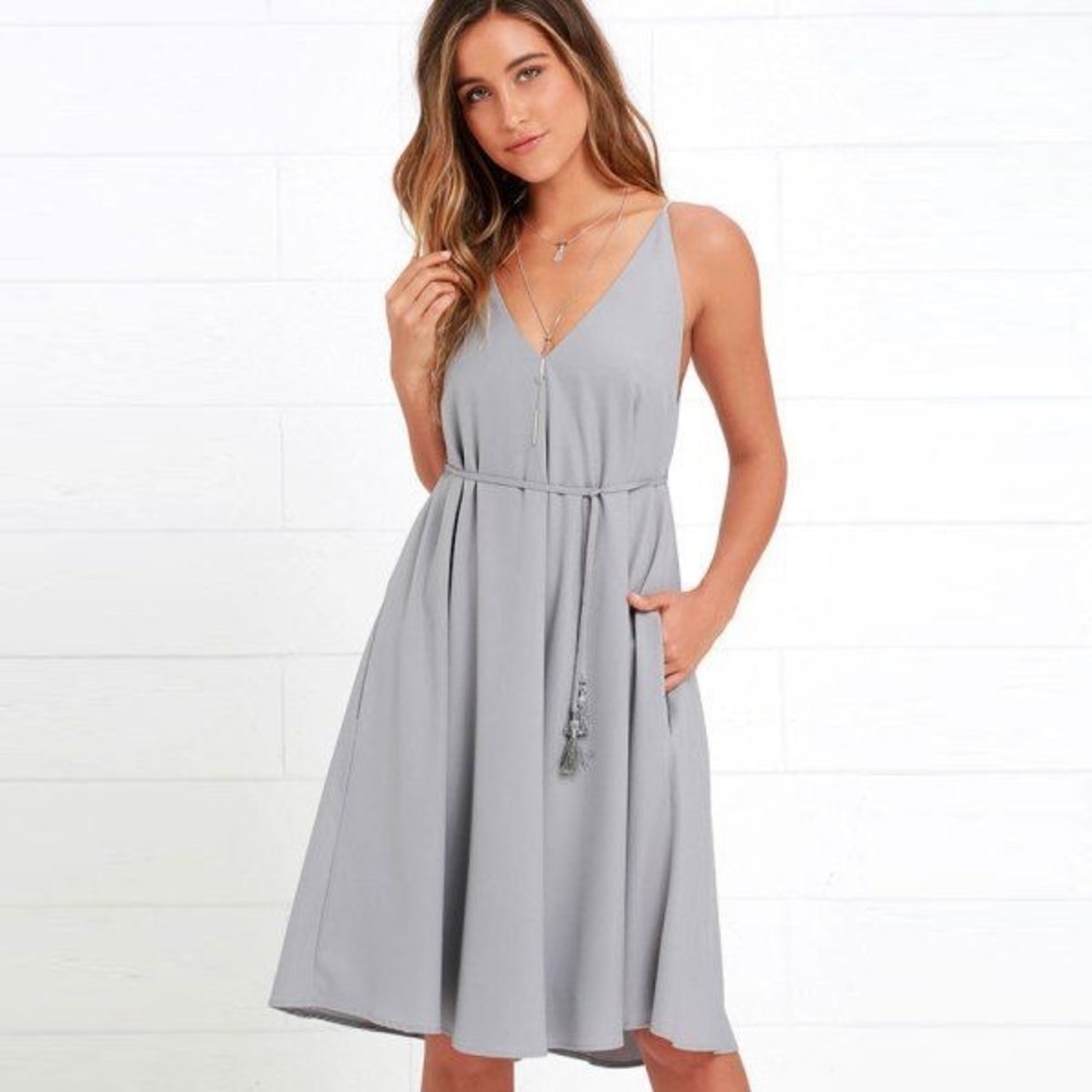 Lulu’s Whoa Nelly Grey Midi Dress